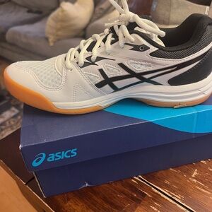 NEW -ASICS Upcourt 4 volleyball shoe.  Never worn. Women’s size 8